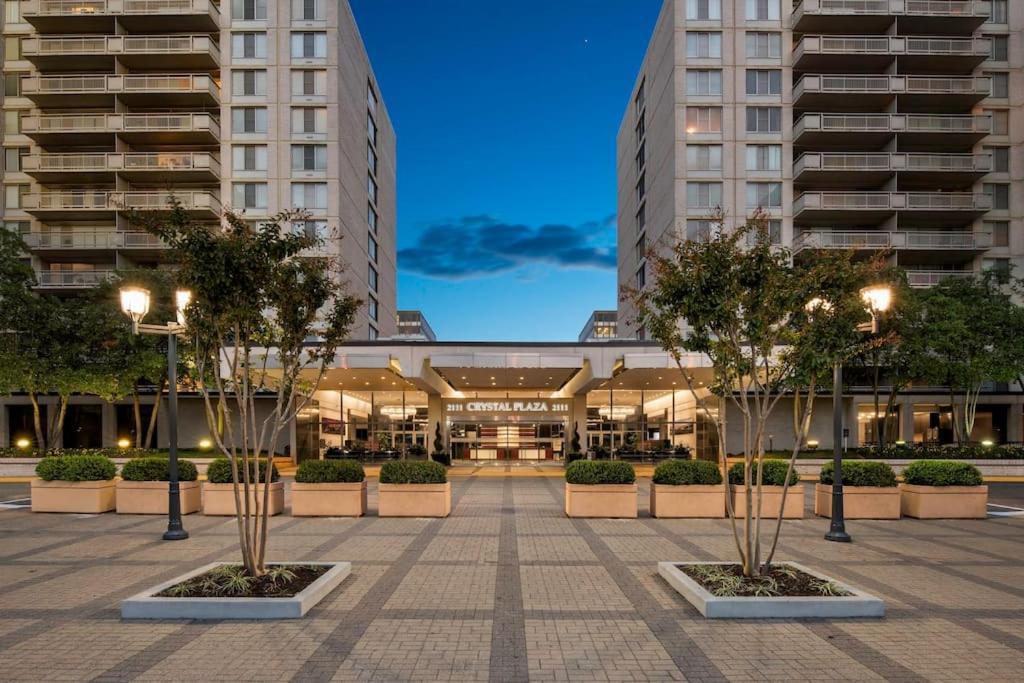 Charming Apartment At Crystal City With Amazing Amenities Arlington Ngoại thất bức ảnh
