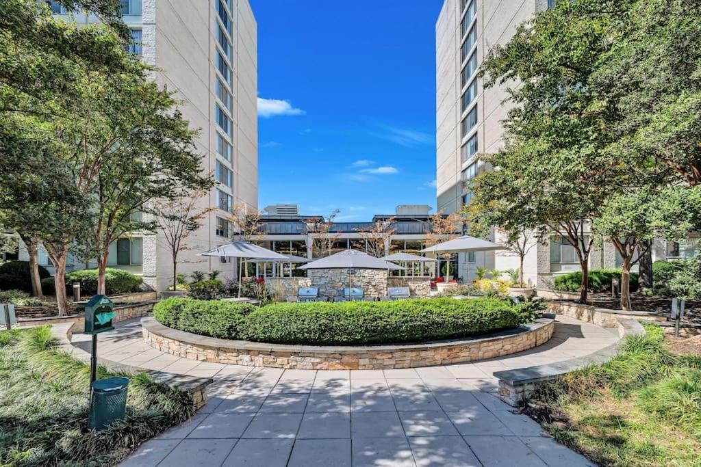 Charming Apartment At Crystal City With Amazing Amenities Arlington Ngoại thất bức ảnh